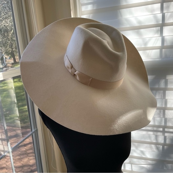 Disney Christmas 2025 Lil Rin Rin Plush Badge Red New